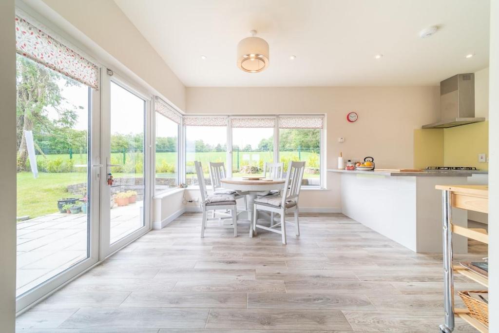 2 Bed Waterfront Property - Close To Courtmacsherry Cork Exterior photo